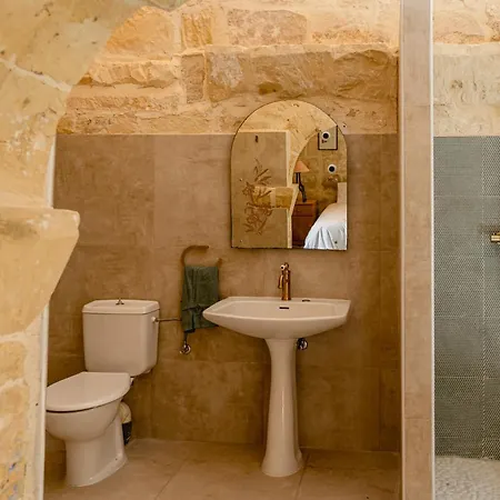 Charming & Stylish Historic With Pool Xewkija