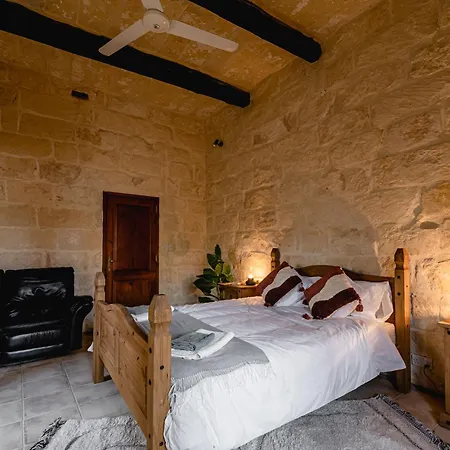 Charming & Stylish Historic With Pool Xewkija