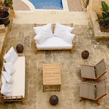 Charming & Stylish Historic With Pool Vilă