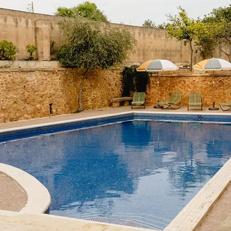 Charming & Stylish Historic With Pool Vilă *