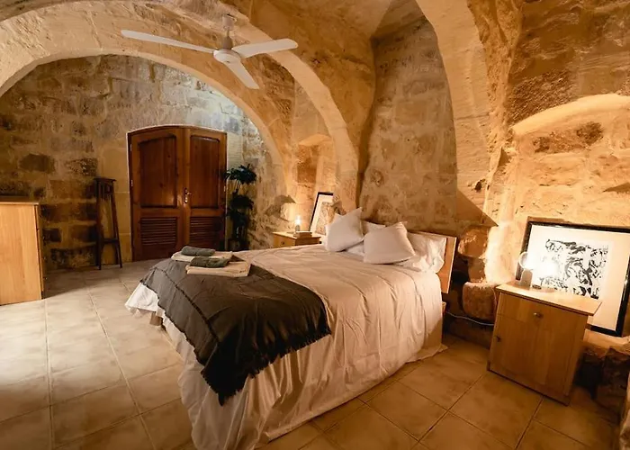 Charming & Stylish Historic With Pool Villa Xewkija