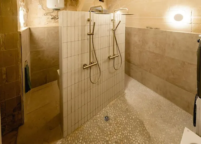 Charming & Stylish Historic With Pool Xewkija