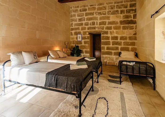 Charming & Stylish Historic With Pool Villa