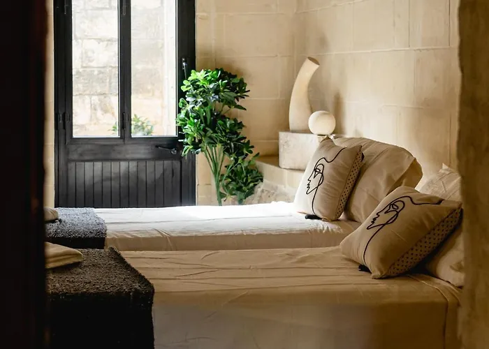 Charming & Stylish Historic With Pool