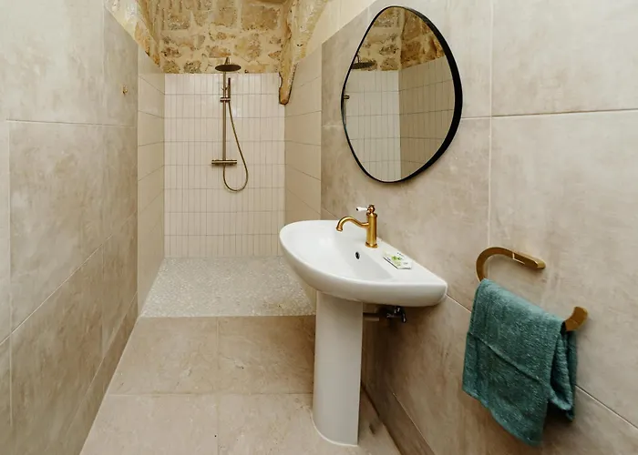 Charming & Stylish Historic With Pool Villa *