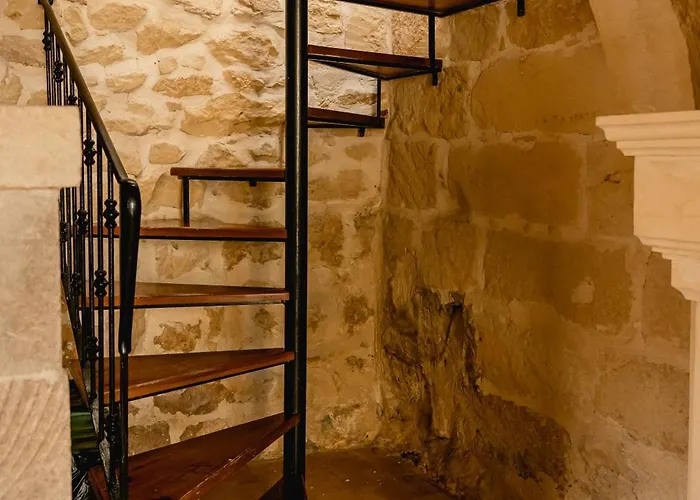 Charming & Stylish Historic With Pool Villa *