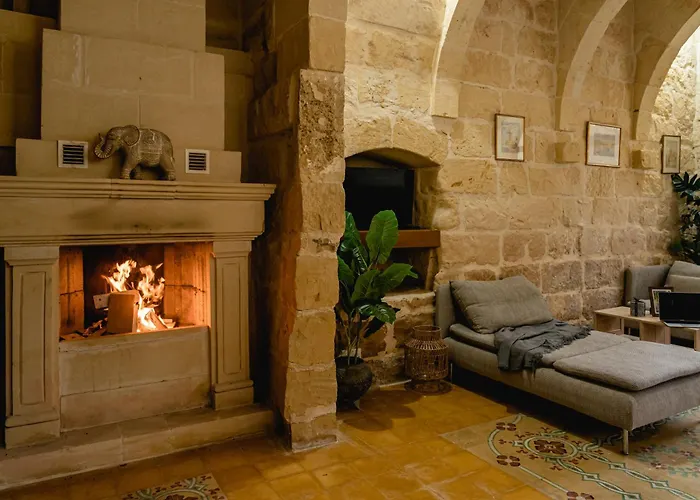 Villa Charming & Stylish Historic With Pool