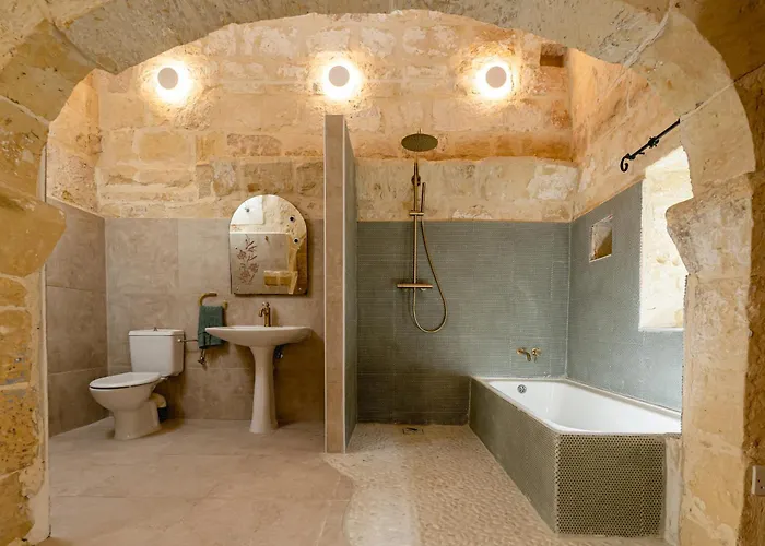 Charming & Stylish Historic With Pool Xewkija