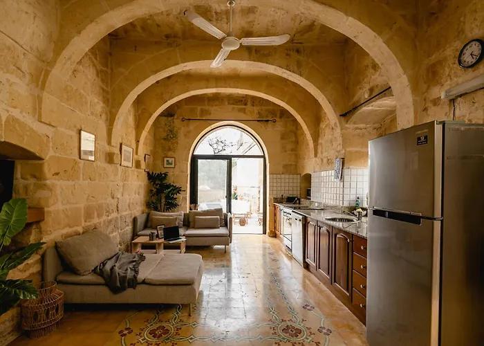 Charming & Stylish Historic With Pool Villa Xewkija