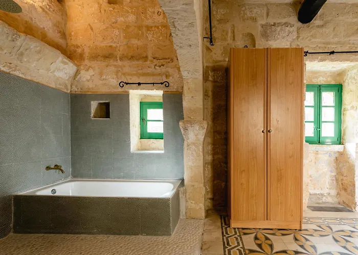 Charming & Stylish Historic With Pool *