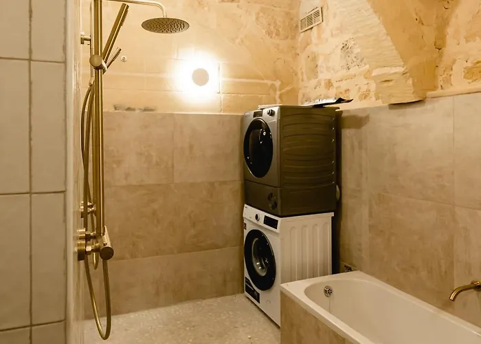 Villa Charming & Stylish Historic With Pool Xewkija