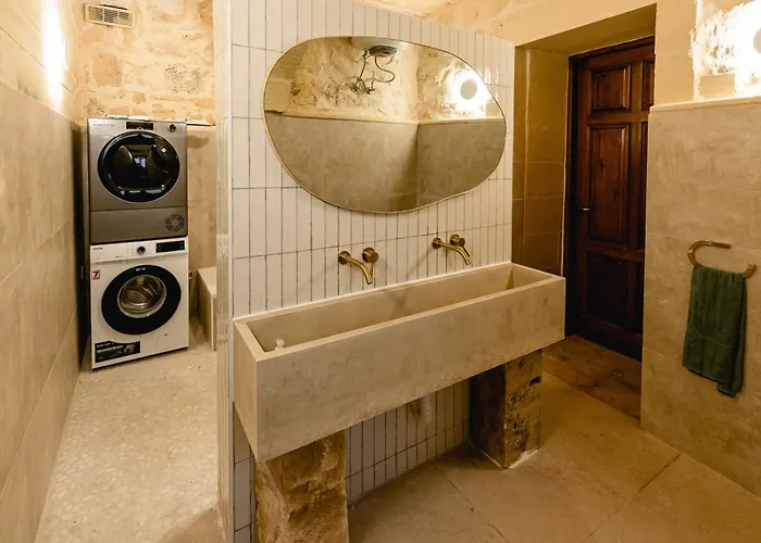 Charming & Stylish Historic With Pool *