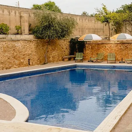Charming & Stylish Historic With Pool Villa