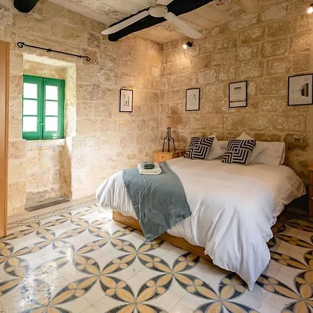 Charming & Stylish Historic With Pool Villa Xewkija