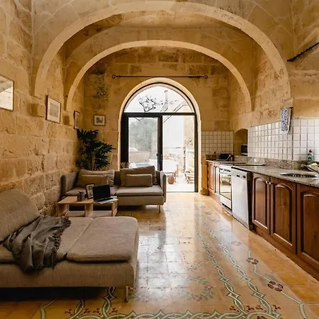 Charming & Stylish Historic With Pool