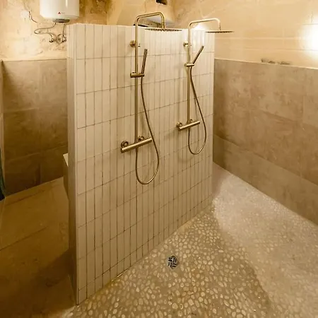 Charming & Stylish Historic With Pool Xewkija