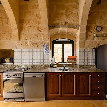Charming & Stylish Historic With Pool Villa