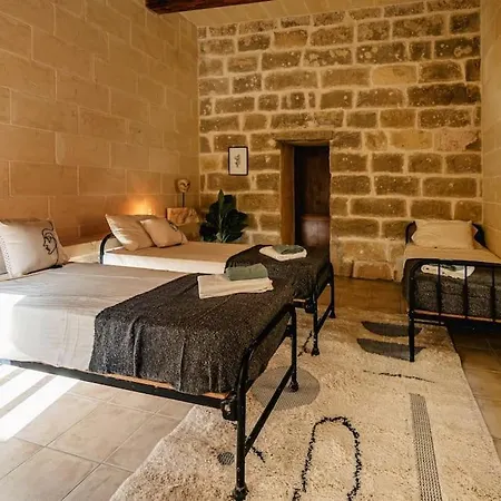 Charming & Stylish Historic With Pool Villa