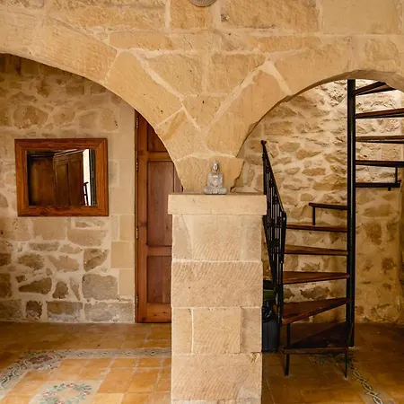 Charming & Stylish Historic With Pool Villa Xewkija