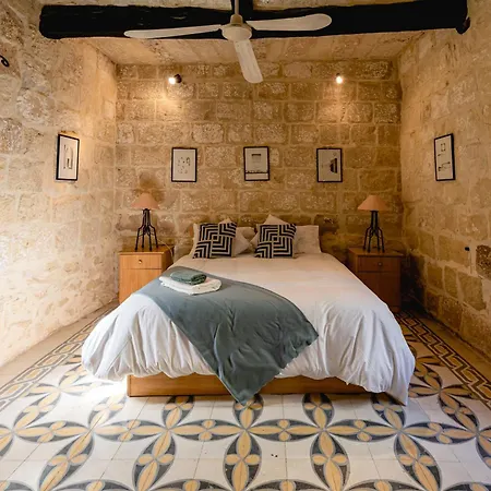 Charming & Stylish Historic With Pool Villa