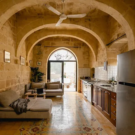 Charming & Stylish Historic With Pool Villa Xewkija