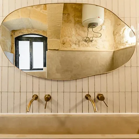 Charming & Stylish Historic With Pool Villa