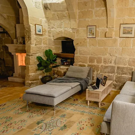 Villa Charming & Stylish Historic With Pool Xewkija