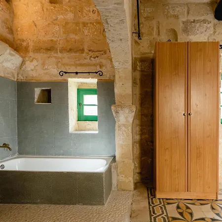 Charming & Stylish Historic With Pool *