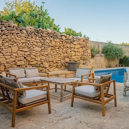 Charming & Stylish Historic With Pool