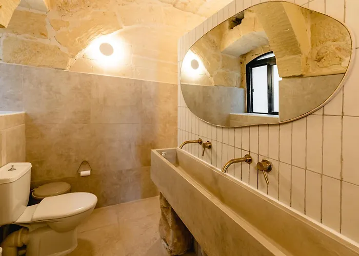 Charming & Stylish Historic With Pool Villa *